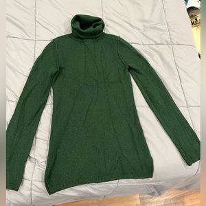 Gap sweater